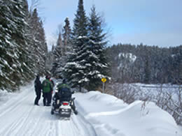 raid motoneige piste du loup