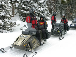 vacance motoneige - Le sentier de neige
