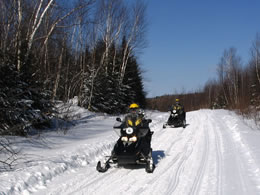 raid motoneige - Le sentier de neige