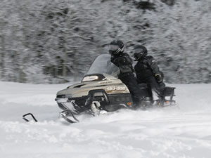 raid motoneige - Le sentier de neige