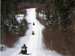 raid motoneige - Le sentier de neige